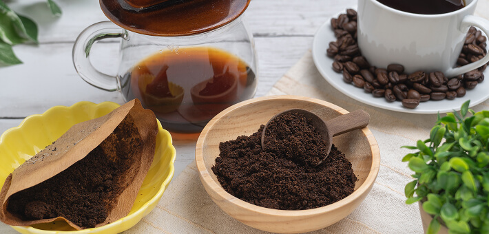 coffee grounds in a bag